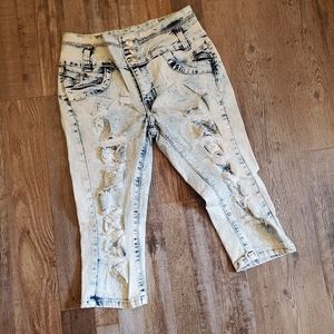 La Bonita ripped capri pants